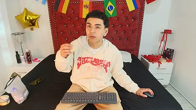 Jaden and sofia online show from 07-09-26, 02:59
