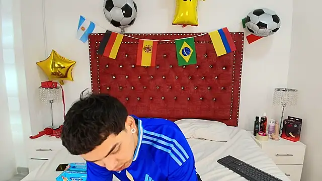 Jaden and sofia online show from 07-11-26, 02:58