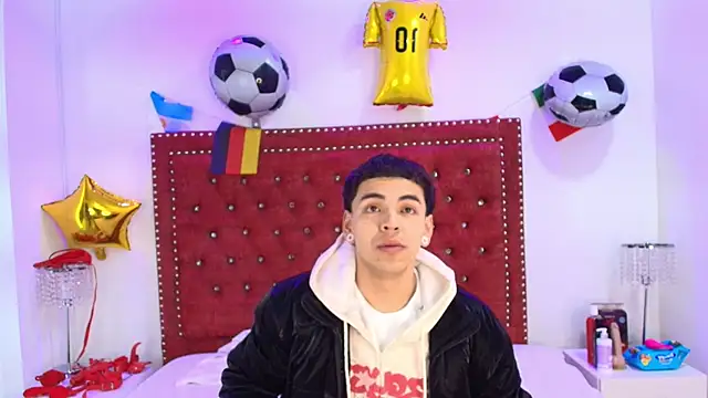 Jaden and sofia online show from 07-17-26, 03:02