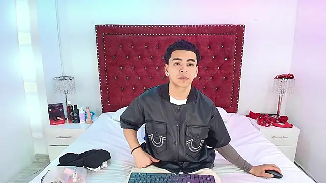 Jaden and sofia online show from 07-28-26, 03:13