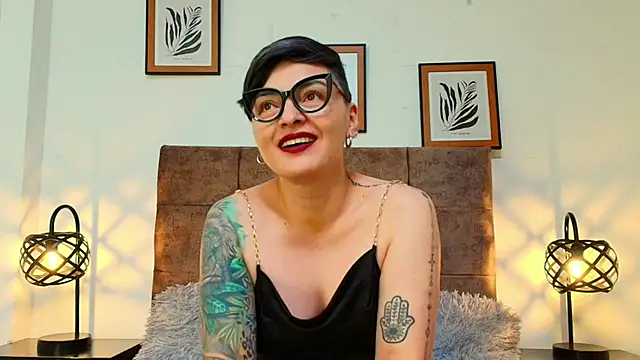 kat paradise online show from 04-26-26, 02:48