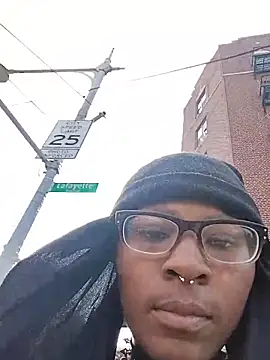 Snapshot of SynDarling6 chatting on 02-28-26, 04:41 SynDarling6 online show from 02-28-26, 04:41