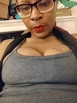 Snapshot of SynDarling6 chatting on 03-06-26, 02:41 SynDarling6 online show from 03-06-26, 02:41