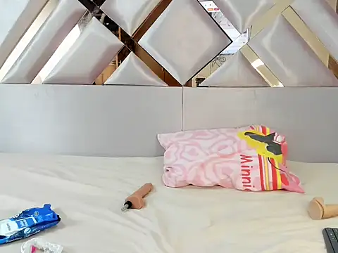 MiaKleinX online show from 03-23-26, 10:14