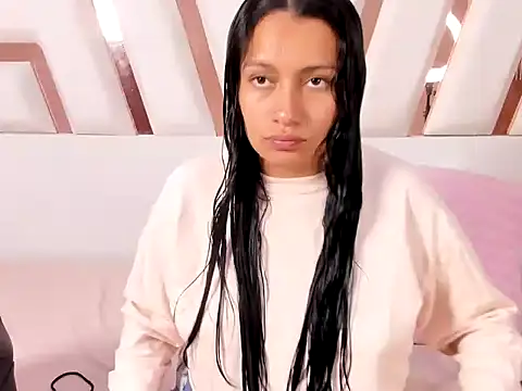 Snapshot of MiaKleinX chatting on 06-01-26, 11:17 MiaKleinX online show from 06-01-26, 11:17