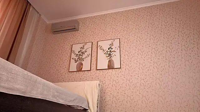 AveloriaLove online show from 03-22-26, 12:08