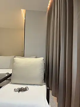 ZJbaby online show from 06-18-26, 01:48