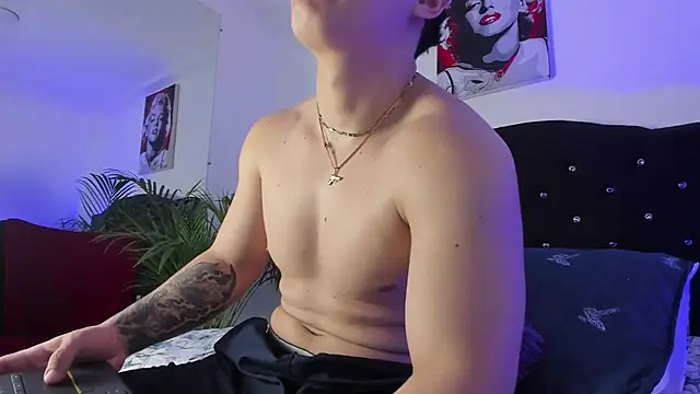 Liam saint online show from 04-27-26, 02:15