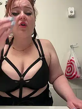 Snapshot of KittyCreamKisses chatting on 02-13-26, 05:36 KittyCreamKisses online show from 02-13-26, 05:36