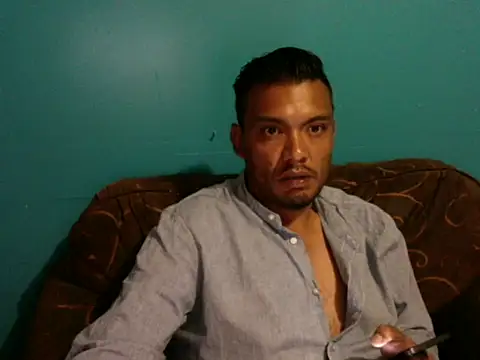 latinomoreno95 online show from 05-05-26, 12:18