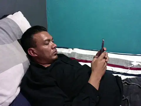 latinomoreno95 online show from 05-18-26, 05:24