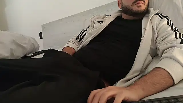 Snapshot of Reb_born89 chatting on 01-18-26, 10:19 Reb born89 online show from 01-18-26, 10:19