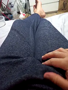 Snapshot of Henrytsuzuki chatting on 01-06-26, 12:25 Henrytsuzuki online show from 01-06-26, 12:25