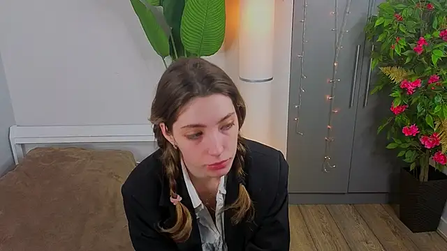 BrianneMallory online show from 03-11-26, 06:41