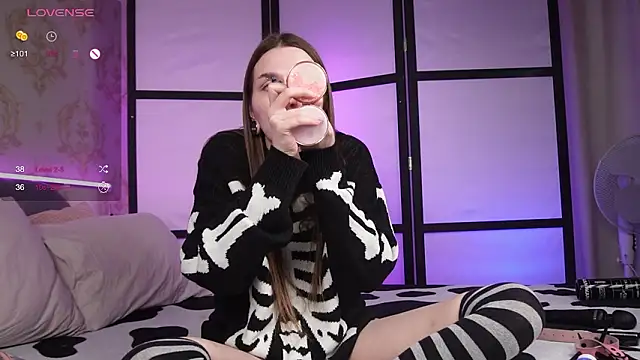 Alice Goth online show from 03-12-26, 10:32