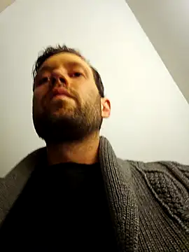 Snapshot of Etowner8999 chatting on 02-08-26, 04:16 Etowner8999 online show from 02-08-26, 04:16