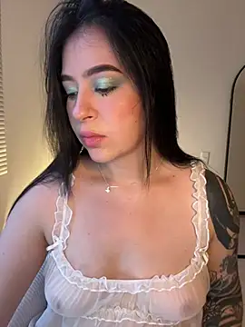 evelynrosess1 online show from 06-05-26, 10:59