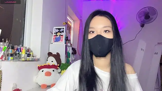 Tieu-May online show from 04-24-26, 09:23