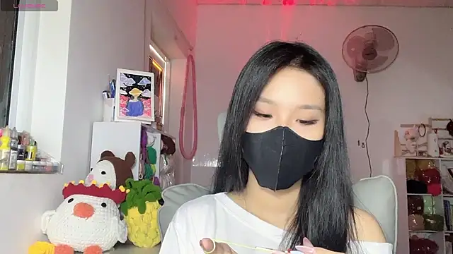 Snapshot of Tieu-May chatting on 05-09-26, 09:36 Tieu-May online show from 05-09-26, 09:36