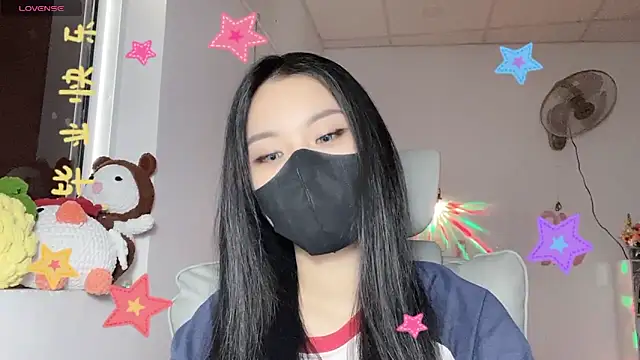 Snapshot of Tieu-May chatting on 06-10-26, 09:41 Tieu-May online show from 06-10-26, 09:41