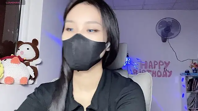 Snapshot of Tieu-May chatting on 06-12-26, 08:02 Tieu-May online show from 06-12-26, 08:02