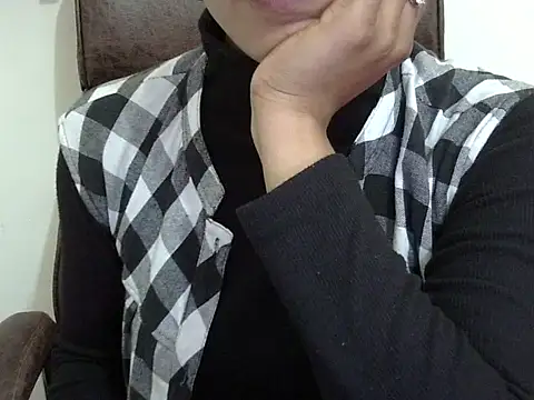 Snapshot of Sexy-quit chatting on 02-17-26, 06:43 Sexy-quit online show from 02-17-26, 06:43