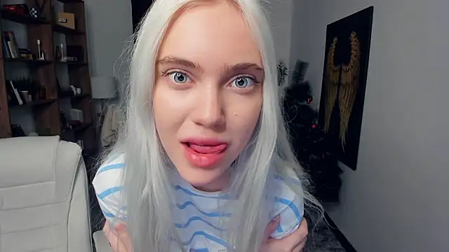 KristalCrowner online show from 01-17-26, 06:55