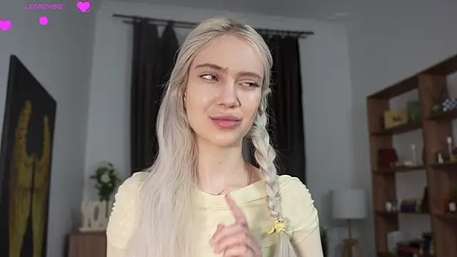 KristalCrowner online show from 03-20-26, 07:41