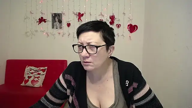 EmilyL0ve online show from 02-12-26, 08:37