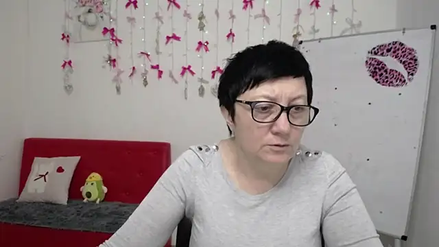 EmilyL0ve online show from 04-23-26, 05:15