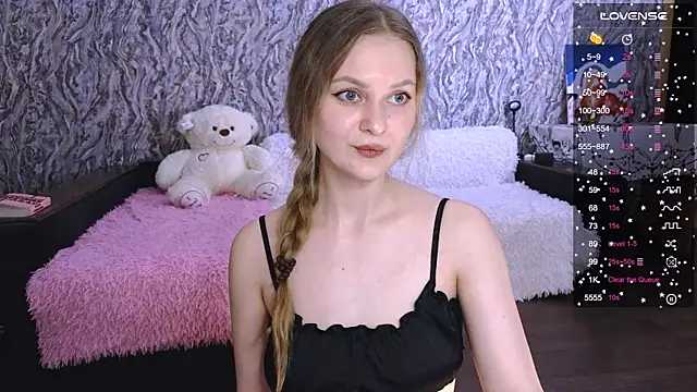 Snapshot of Chloe_muar chatting on 03-20-26, 04:01 Chloe muar online show from 03-20-26, 04:01