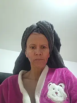 cintia love online show from 04-05-26, 05:43