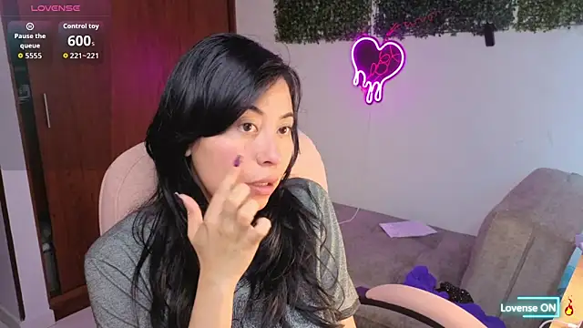 LolaOpalX online show from 04-25-26, 04:59