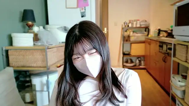   Yui  online show from 02-10-26, 02:04