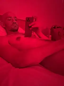 Snapshot of cloudyplay661 chatting on 03-15-26, 02:39 cloudyplay661 online show from 03-15-26, 02:39