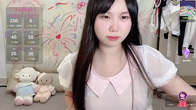 Snapshot of xiaoguai99 chatting on 06-27-26, 01:17 xiaoguai99 online show from 06-27-26, 01:17