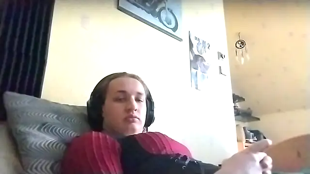 julialafemboy59 online show from 02-02-26, 01:10