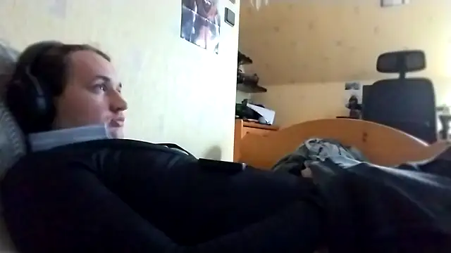 julialafemboy59 online show from 02-27-26, 01:22