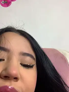 Snapshot of DulcePiink chatting on 03-08-26, 08:34 DulcePiink online show from 03-08-26, 08:34