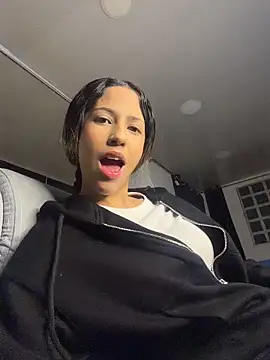 Snapshot of vicky_bass_ chatting on 02-07-26, 04:16 vicky bass online show from 02-07-26, 04:16