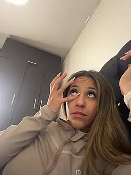 Snapshot of vicky_bass_ chatting on 02-13-26, 02:40 vicky bass online show from 02-13-26, 02:40