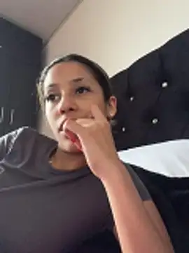 Snapshot of vicky_bass_ chatting on 03-09-26, 08:13 vicky bass online show from 03-09-26, 08:13