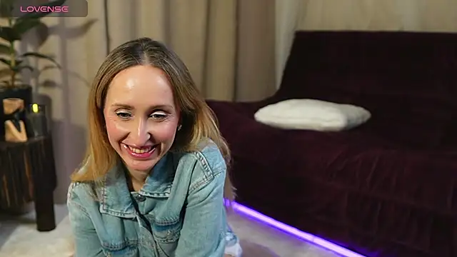 Emely Moon online show from 04-09-26, 07:08