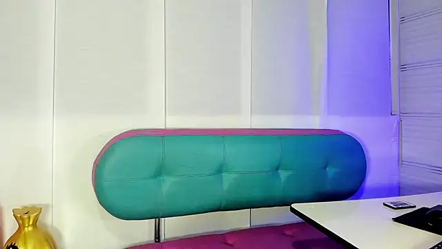 Sue blue online show from 03-05-26, 01:01