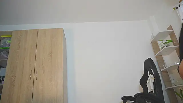 celestes777 online show from 04-28-26, 08:03