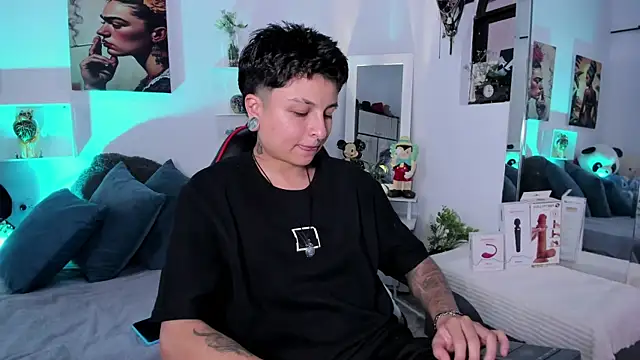 Snapshot of Zury_Ramirez chatting on 01-16-26, 08:24 Zury Ramirez online show from 01-16-26, 08:24