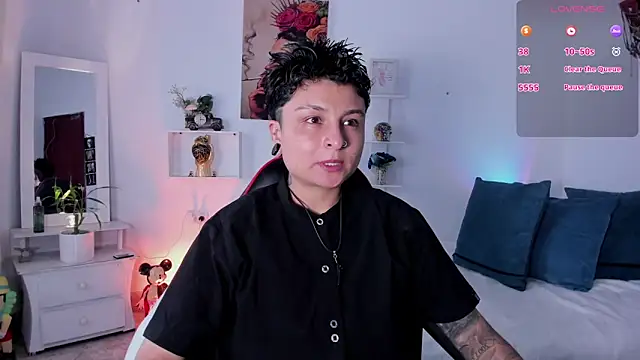 Snapshot of Zury_Ramirez chatting on 02-08-26, 08:23 Zury Ramirez online show from 02-08-26, 08:23