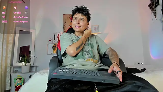 Snapshot of Zury_Ramirez chatting on 03-01-26, 11:18 Zury Ramirez online show from 03-01-26, 11:18