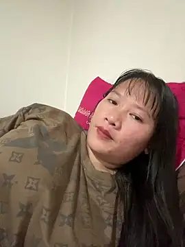 Snapshot of Suni-ii chatting on 05-13-26, 02:53 Suni-ii online show from 05-13-26, 02:53
