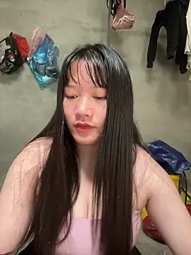 Snapshot of Suni-ii chatting on 05-16-26, 12:29 Suni-ii online show from 05-16-26, 12:29